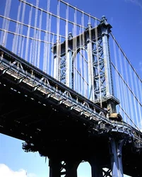 Manhattan Bridge, dokončena v roce 1909